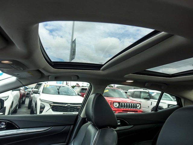 Used 2023 Nissan Maxima SL FWD image 15