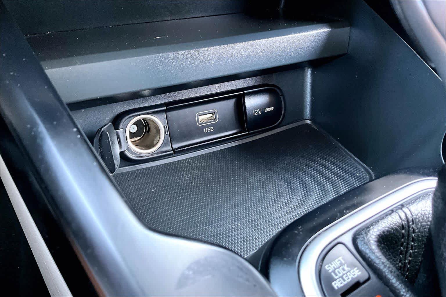 Used 2024 Kia Soul LX w/ Option Group 015 FWD image 35