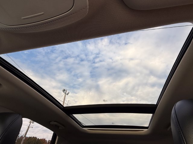 Certified 2019 Ford Edge Titanium w/ Cold Weather Package AWD/4WD image 5