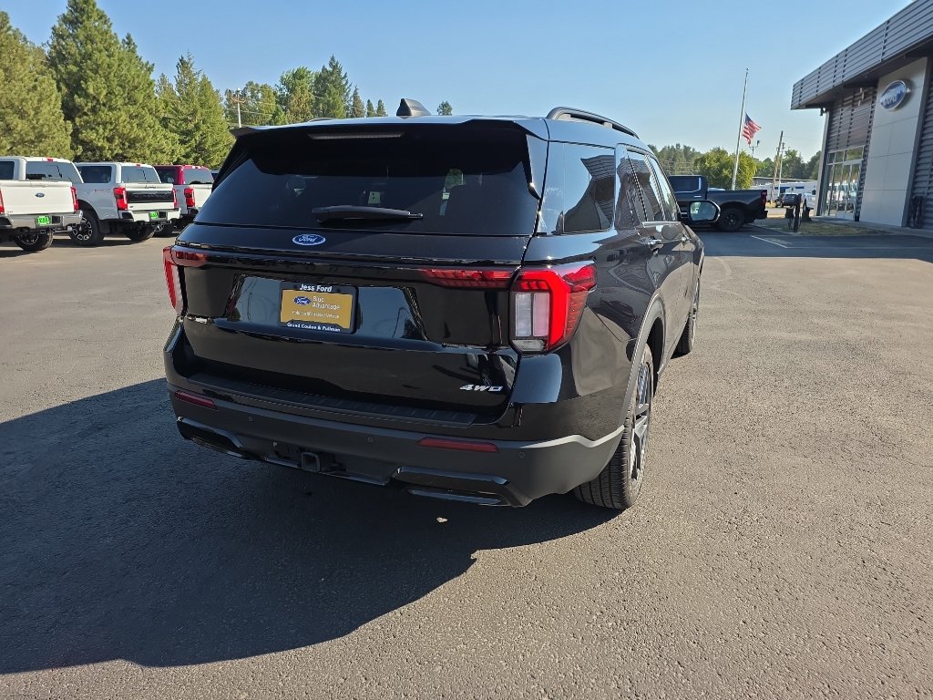 Certified 2025 Ford Explorer ST-Line w/ ST-Line Street Pack AWD/4WD image 18