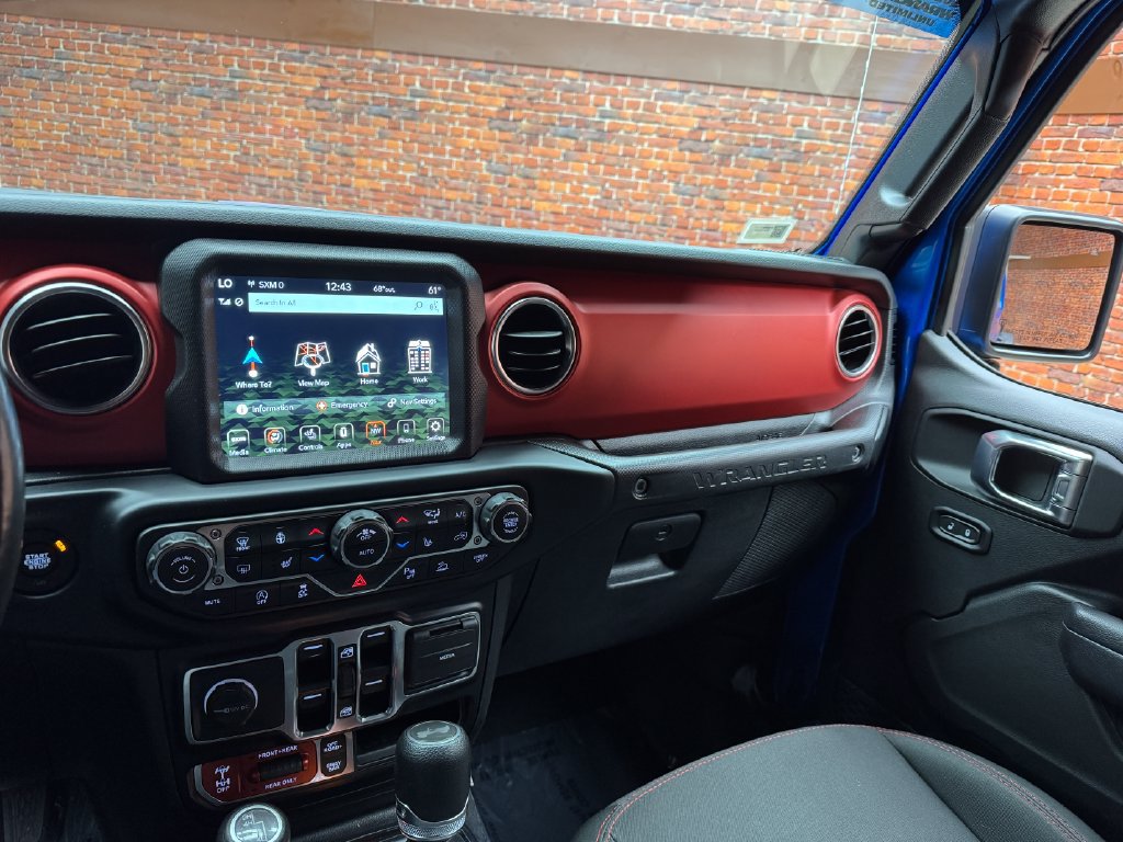 Used 2022 Jeep Wrangler Unlimited Rubicon w/ Dual Top Group AWD/4WD image 19