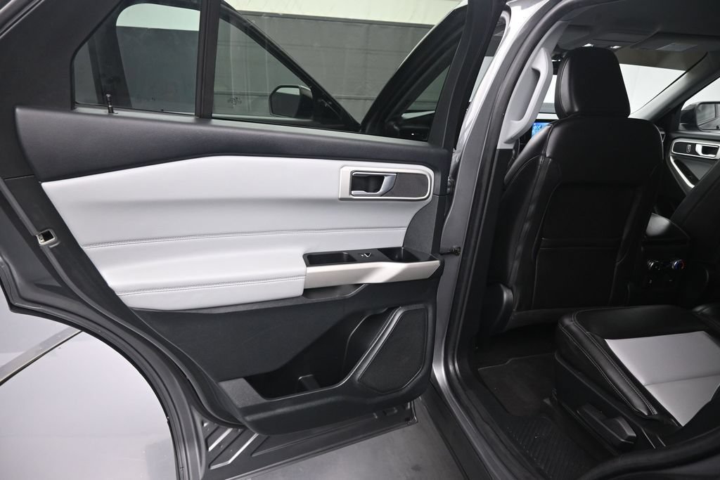 Certified 2023 Ford Explorer XLT w/ Equipment Group 202A RWD image 12