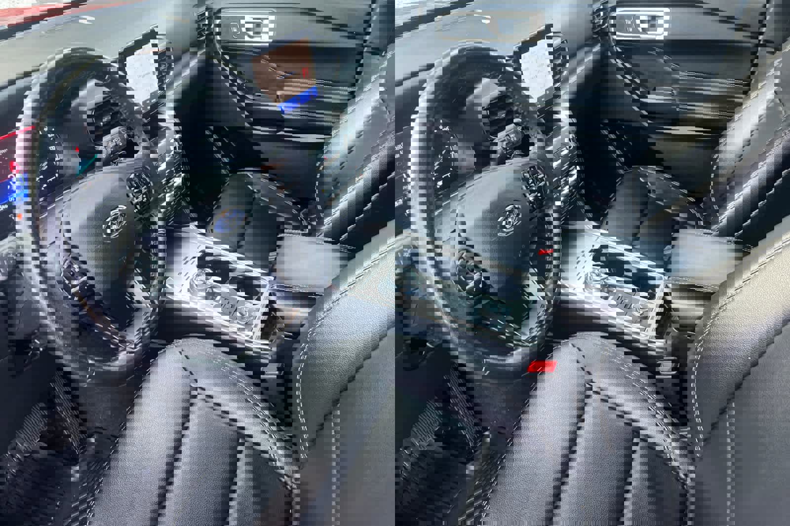 Certified 2020 Ford Explorer XLT w/ Equipment Group 202A image 11