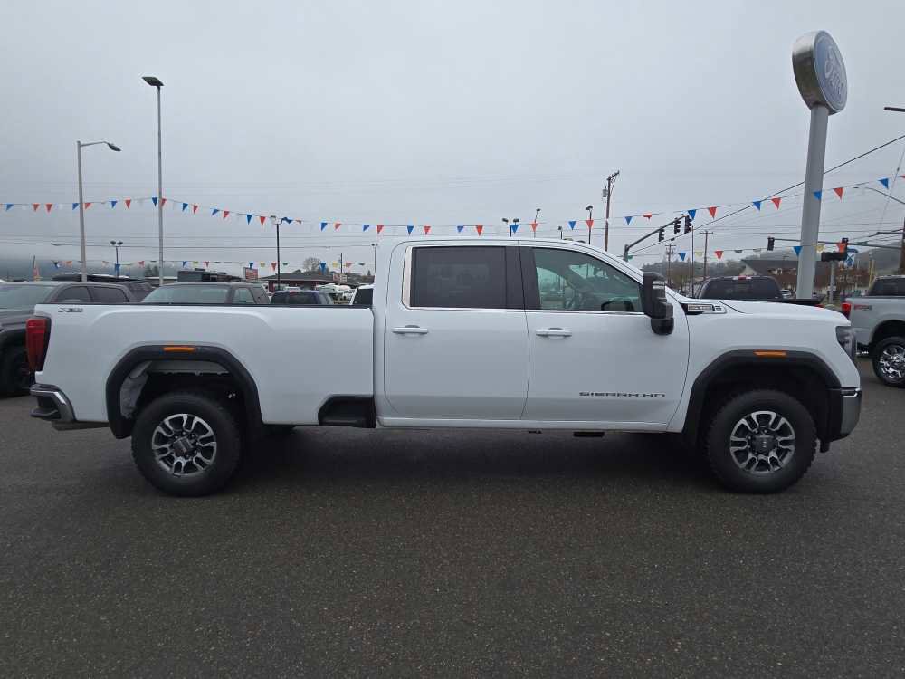 Used 2024 GMC Sierra 3500 SLE w/ SLE Value Package image 6