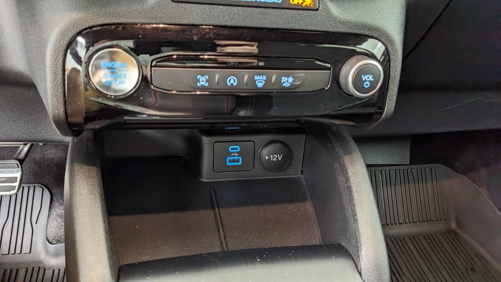 Certified 2023 Ford Escape ST-Line w/ Tech Pack #1 AWD/4WD image 29