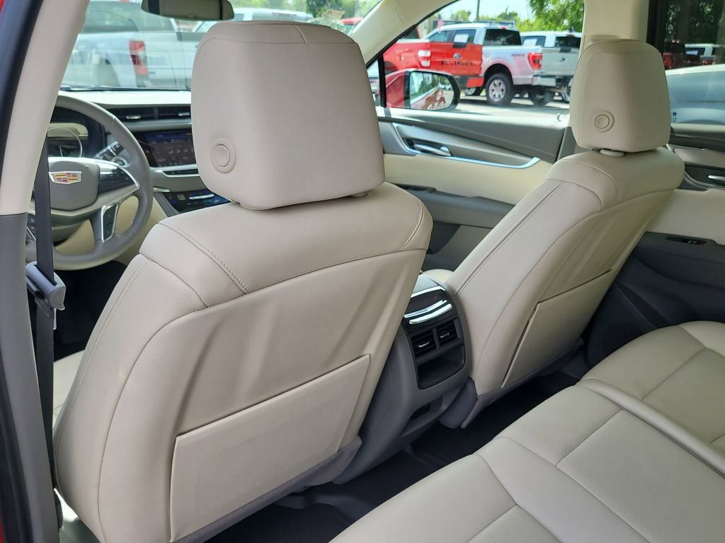 Used 2023 Cadillac XT5 Premium Luxury image 11