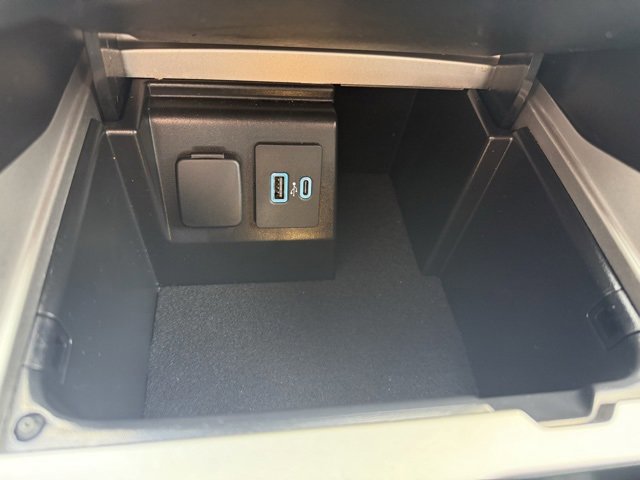 Certified 2024 Ford Explorer XLT w/ Class IV Trailer Tow Package image 23