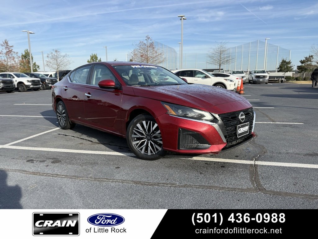 Used 2023 Nissan Altima 2.5 SV image 1