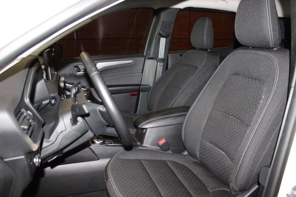 Certified 2024 Ford Escape Active AWD/4WD image 18