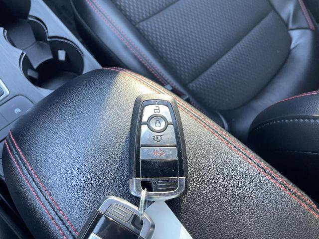 Certified 2025 Ford Escape ST-Line AWD/4WD image 37