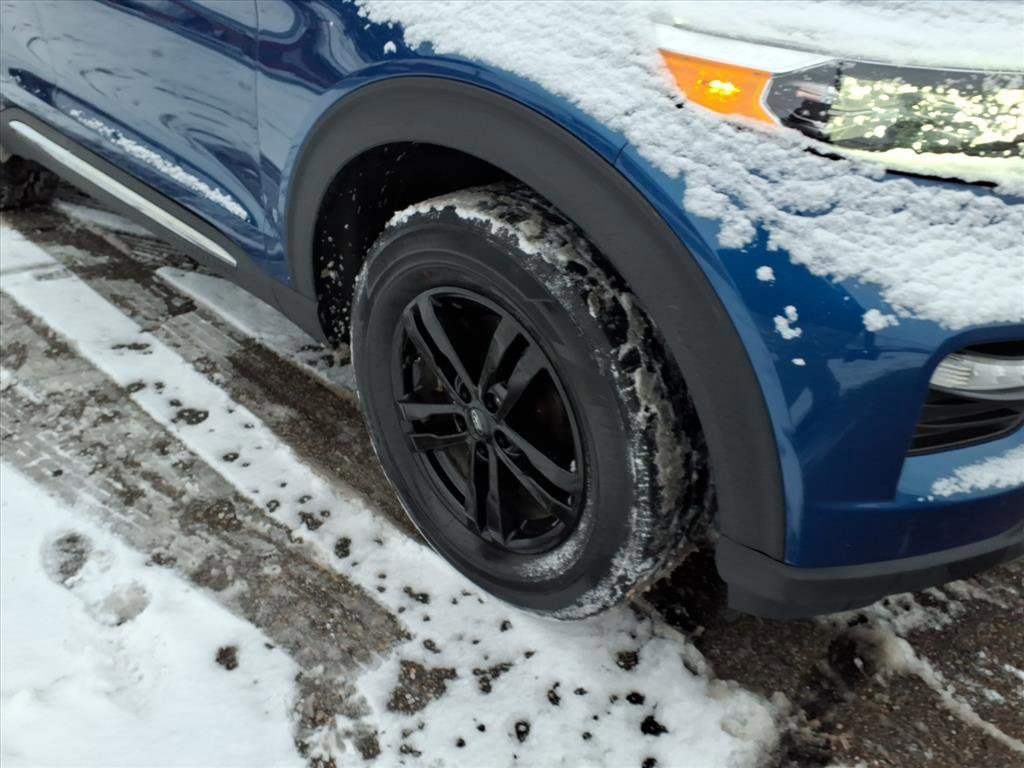 Certified 2023 Ford Explorer XLT w/ Equipment Group 202A image 8