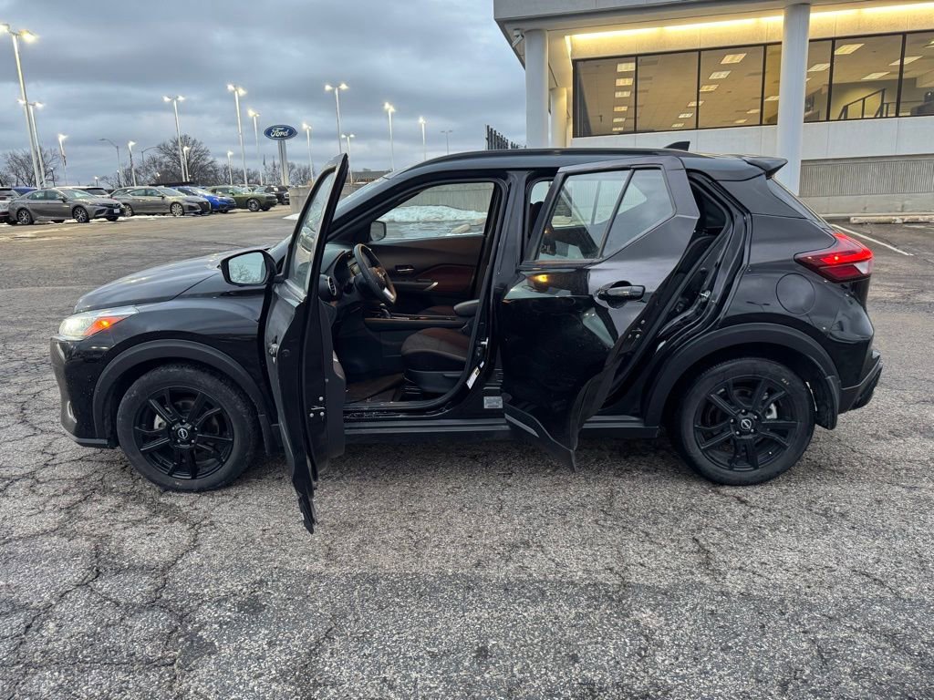Used 2024 Nissan Kicks SR image 10