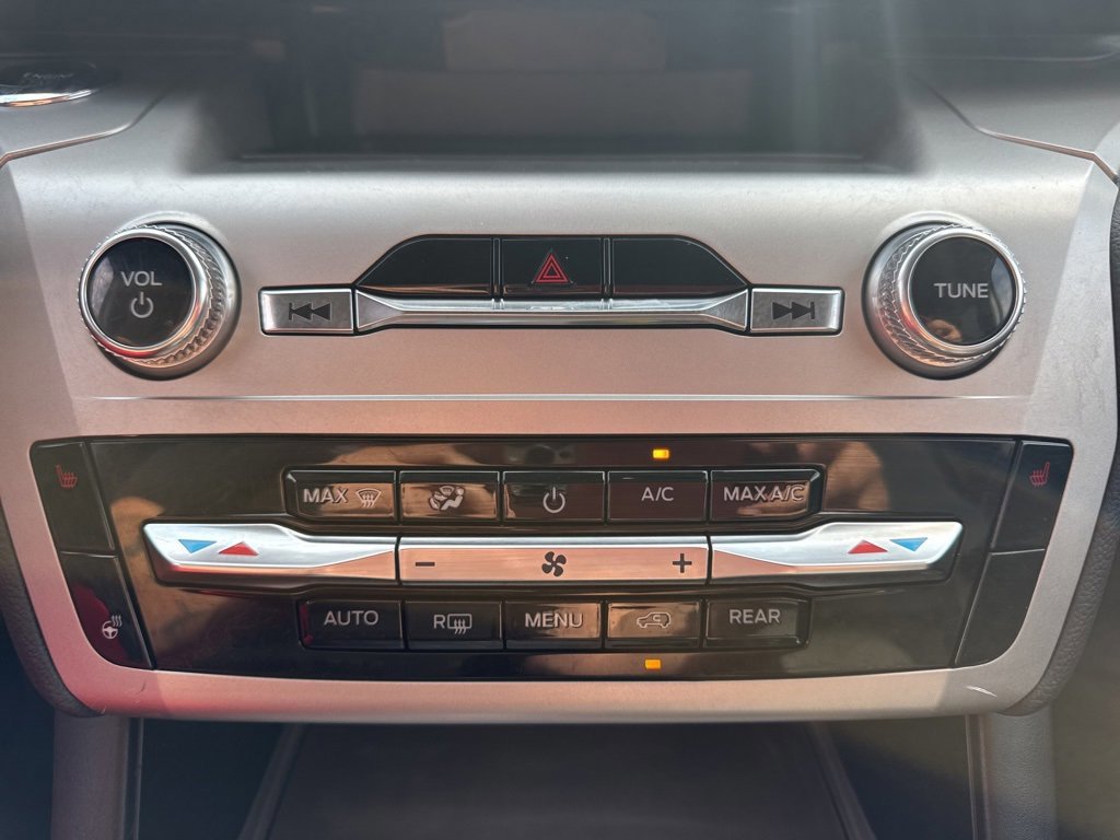 Certified 2022 Ford Explorer XLT w/ Equipment Group 202A image 13