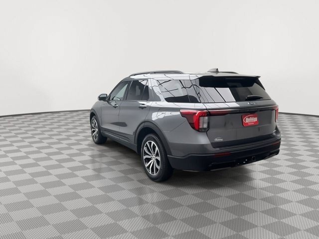 Certified 2025 Ford Explorer ST-Line AWD/4WD image 40
