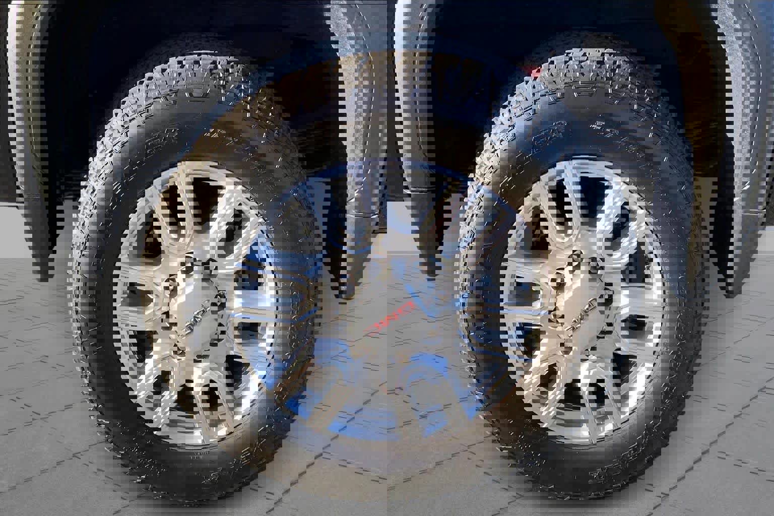 Used 2024 GMC Sierra 2500 SLT w/ SLT Premium Package image 13