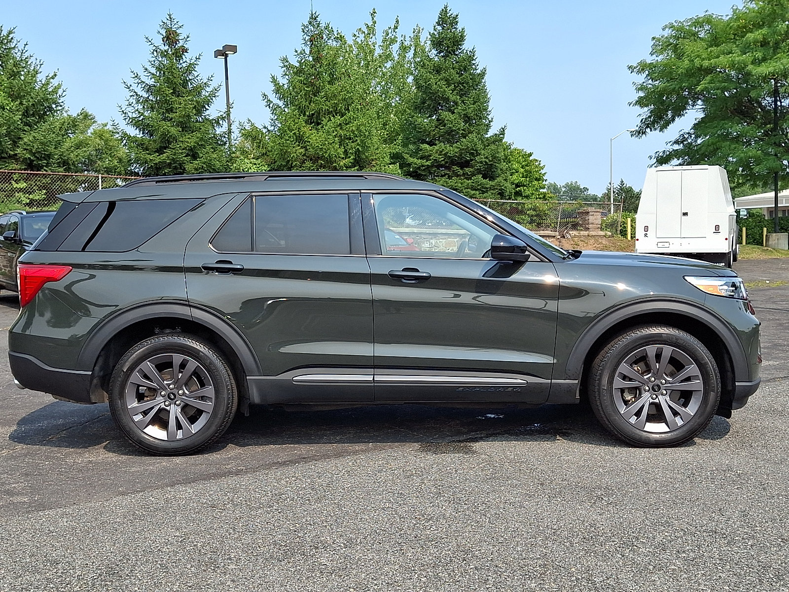 Certified 2024 Ford Explorer XLT w/ Equipment Group 202A AWD/4WD image 7