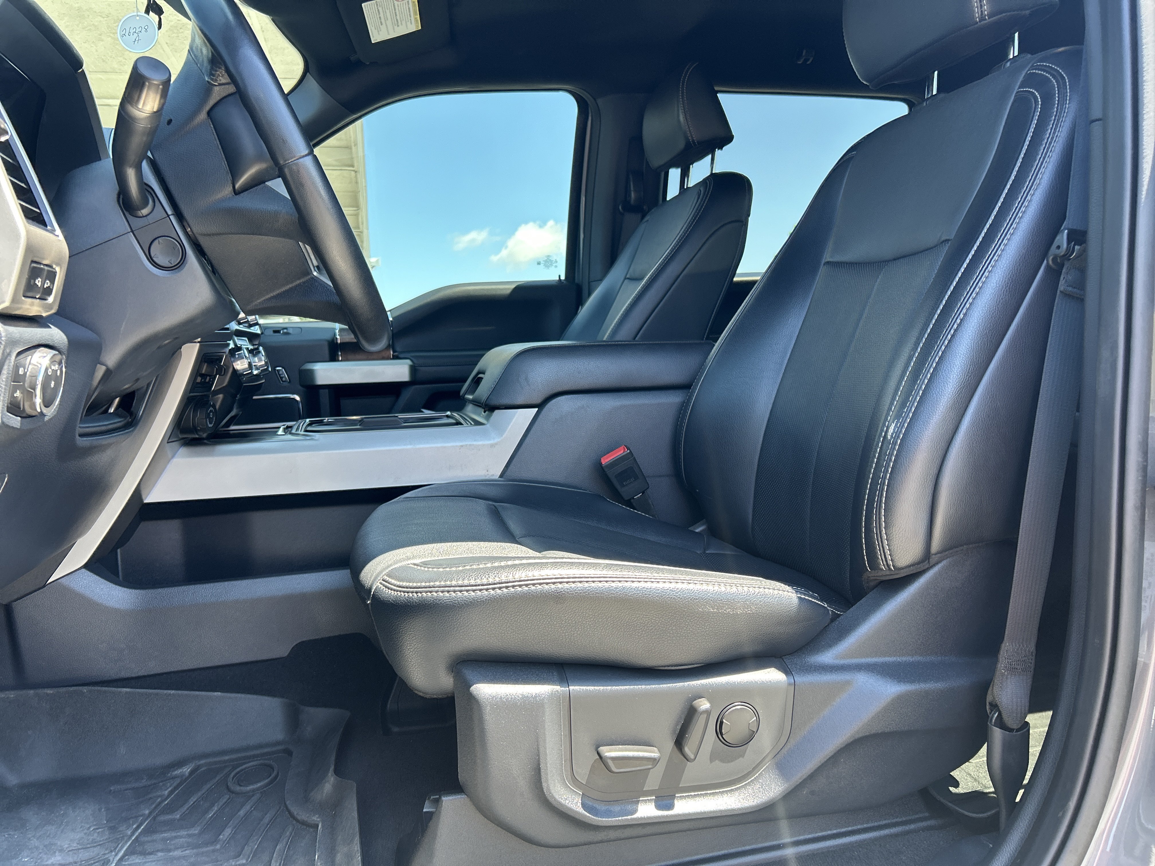 Certified 2022 Ford F350 Lariat w/ Lariat Ultimate Package AWD/4WD image 9