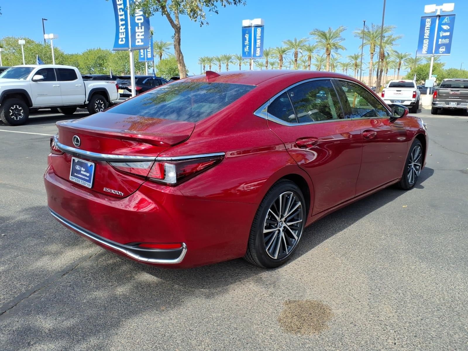Used 2025 Lexus ES 300h w/ Premium Package FWD image 4