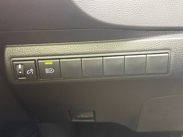 Used 2026 Toyota Corolla SE image 18