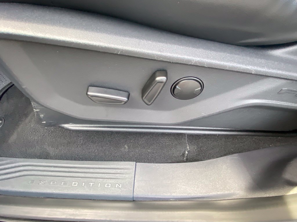 Certified 2025 Ford Expedition Max Platinum AWD/4WD image 10