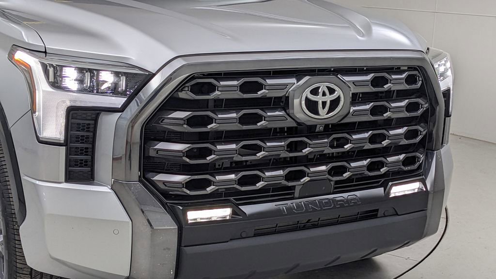 Used 2022 Toyota Tundra Platinum w/ Advanced Package AWD/4WD image 43