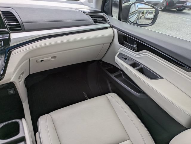 Used 2025 Honda Odyssey Touring image 17