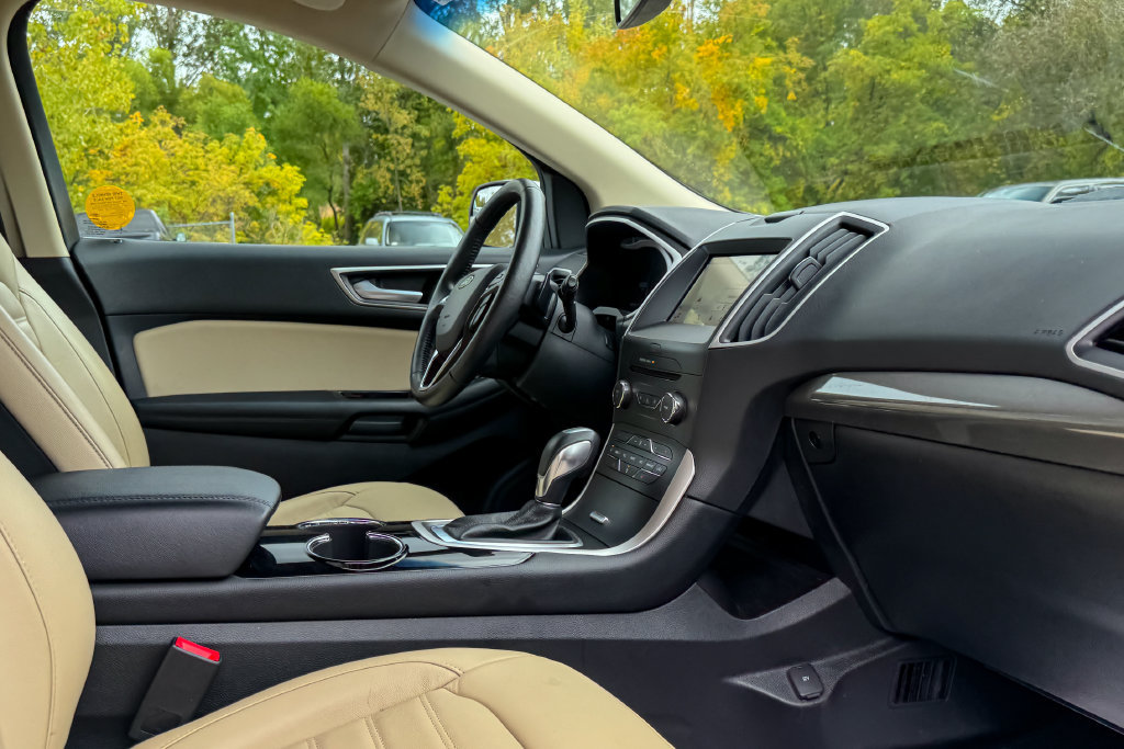 Certified 2018 Ford Edge SEL w/ Equipment Group 201A AWD/4WD image 14