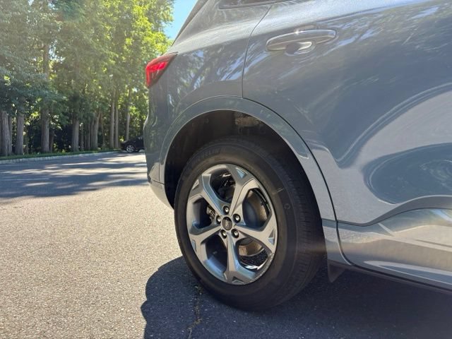 Certified 2023 Ford Escape ST-Line w/ Tech Pack #1 AWD/4WD image 17