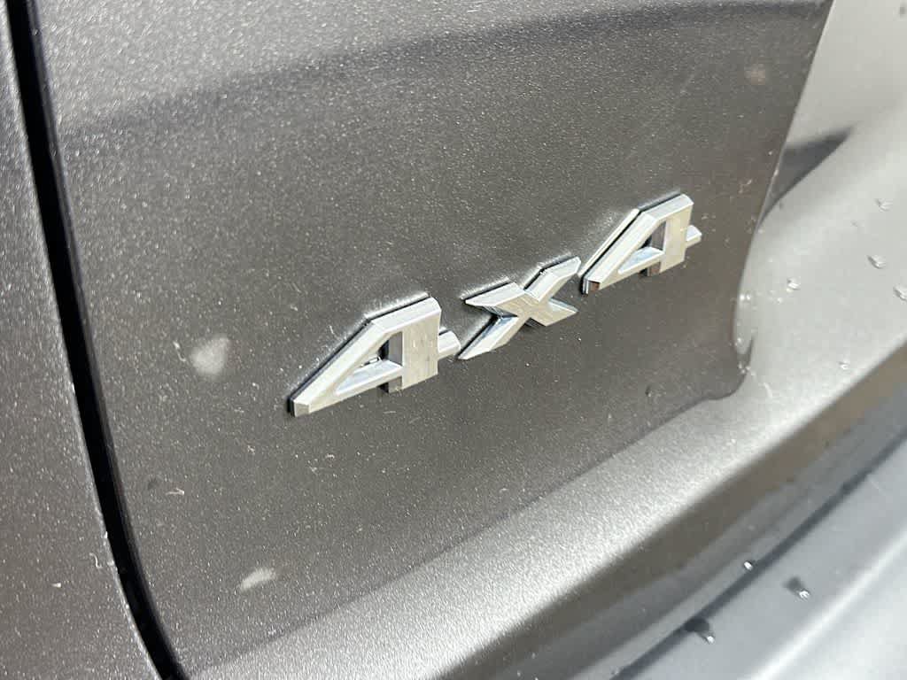 Used 2019 Jeep Cherokee Latitude Plus w/ Cold Weather Group AWD/4WD image 7