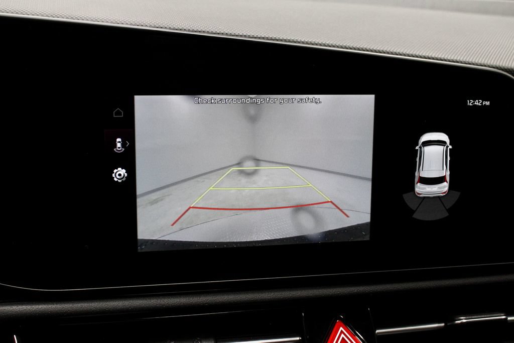 Used 2025 Kia Niro EX Touring FWD image 2