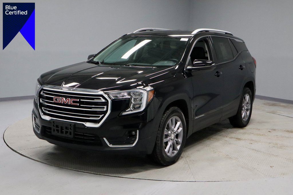 Used 2024 GMC Terrain SLT image 1