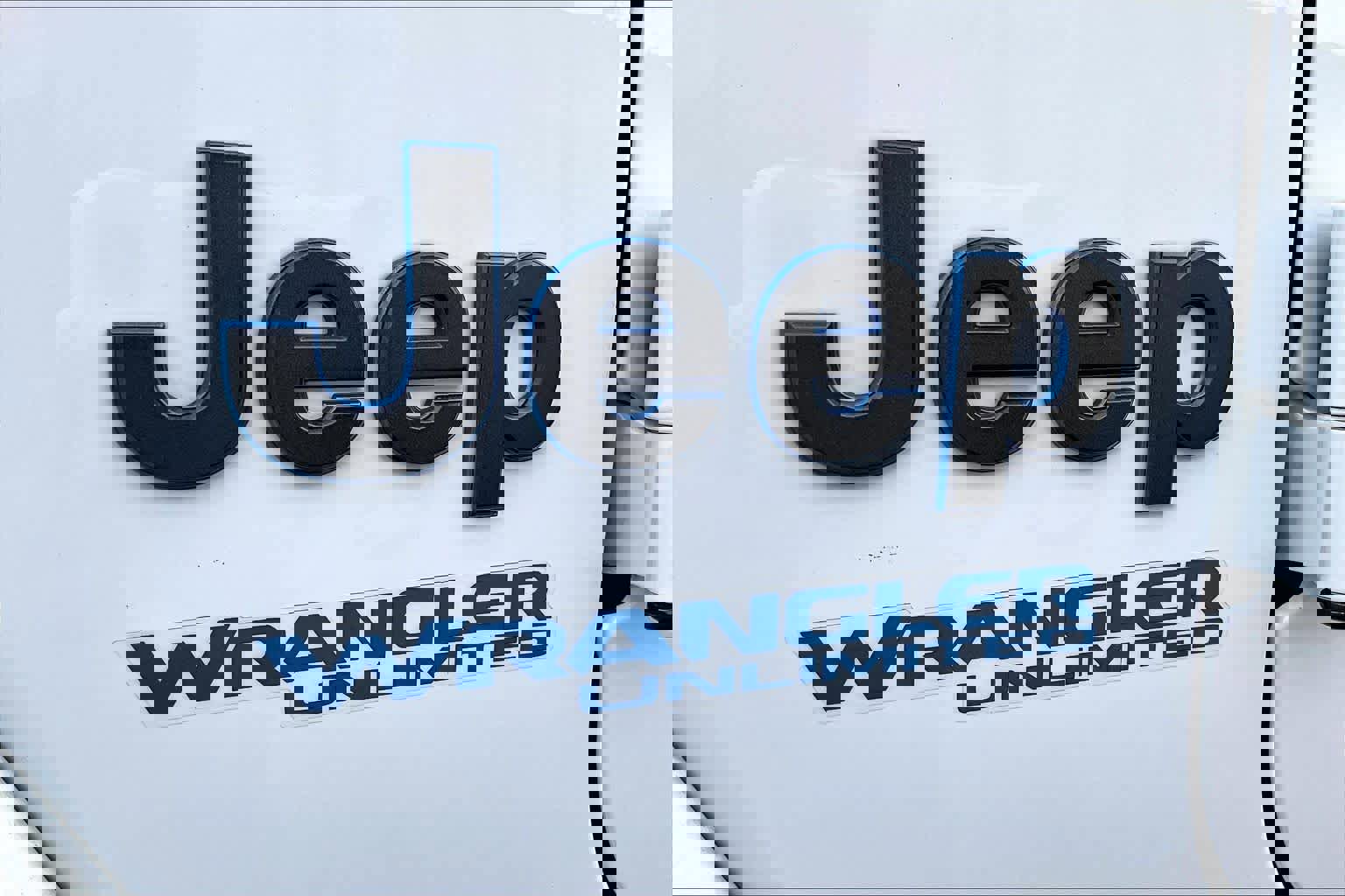 Used 2022 Jeep Wrangler Unlimited Rubicon w/ Cold Weather Group image 31