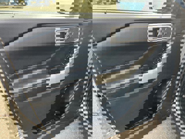 Certified 2022 Ford Explorer XLT w/ Equipment Group 202A image 11