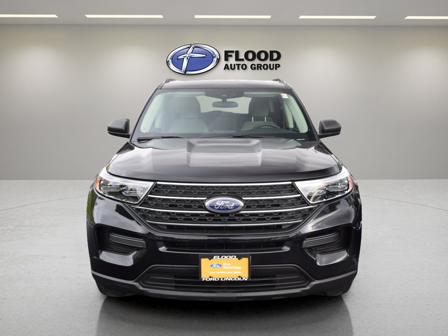Certified 2024 Ford Explorer XLT w/ Class IV Trailer Tow Package AWD/4WD image 2