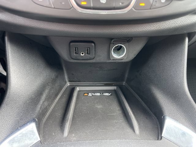 Used 2023 Chevrolet Traverse LT FWD image 42