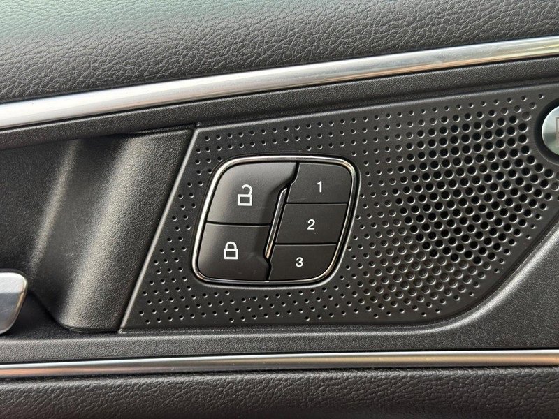 Certified 2022 Ford Edge ST w/ Equipment Group 401A image 15