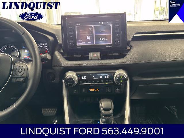 Used 2020 Toyota RAV4 XLE w/ Convenience Package FWD image 19