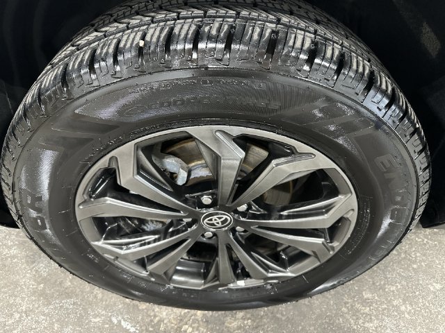 Used 2022 Toyota RAV4 XLE Premium AWD/4WD image 23
