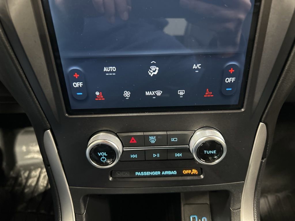 Certified 2024 Ford Edge ST-Line w/ Class II Trailer Tow Package image 22