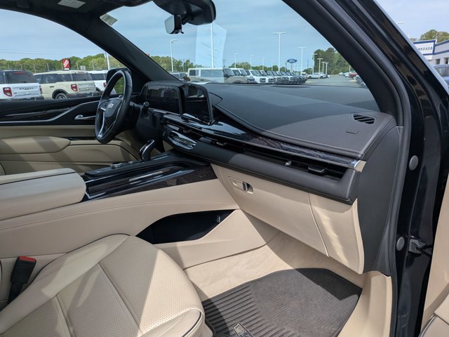 Used 2023 Cadillac Escalade ESV Premium Luxury image 38