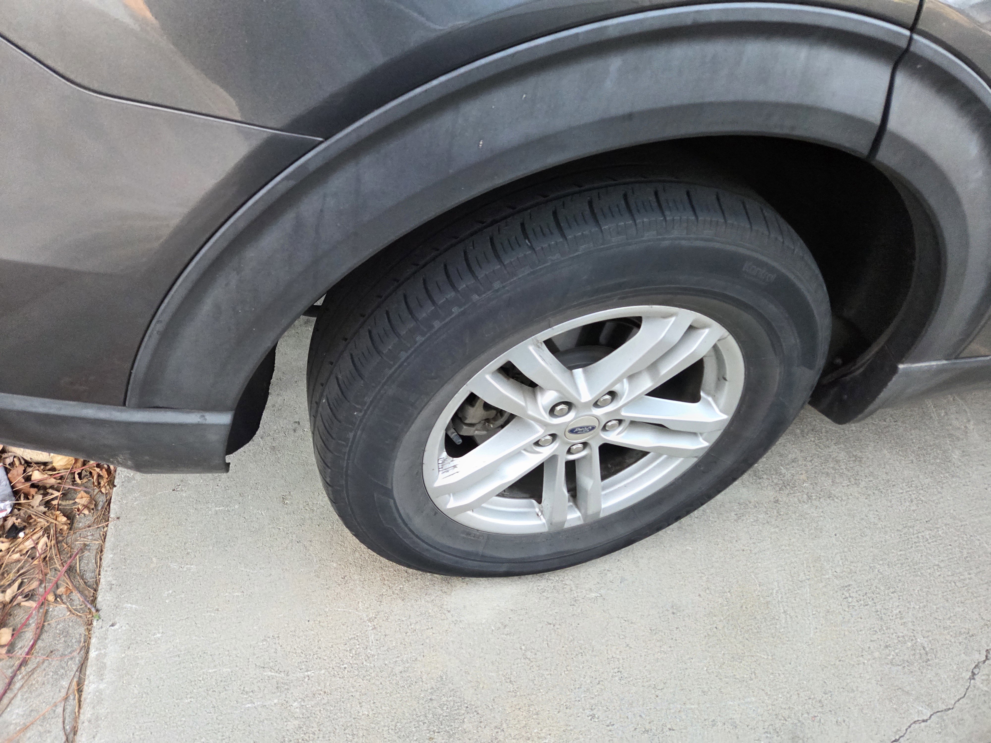 Certified 2020 Ford Explorer XLT w/ Equipment Group 202A image 11