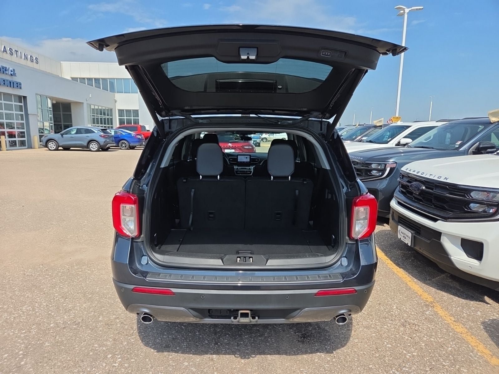 Certified 2024 Ford Explorer XLT w/ Equipment Group 202A AWD/4WD image 10