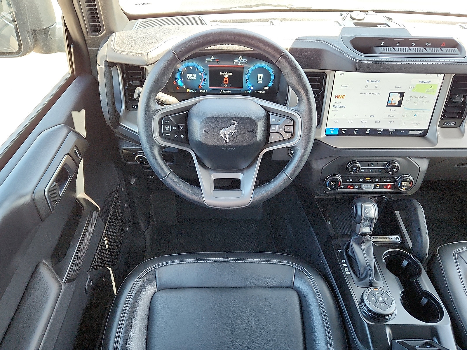 Certified 2025 Ford Bronco Outer Banks w/ Sasquatch Package AWD/4WD image 11