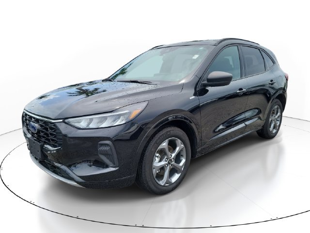 Certified 2023 Ford Escape ST-Line w/ Tech Pack #1 AWD/4WD image 2