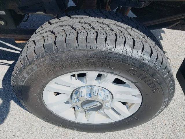 Certified 2018 Ford F250 XLT w/ Snow Plow Prep Package AWD/4WD image 12
