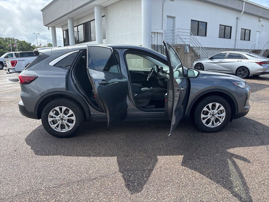 Certified 2023 Ford Escape Active AWD/4WD image 8