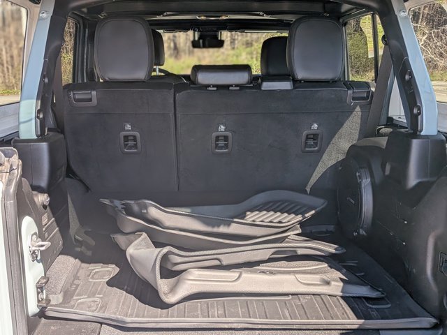 Used 2023 Jeep Wrangler Rubicon w/ Safety Group image 32