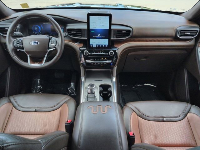 Certified 2022 Ford Explorer King Ranch w/ Technology Package AWD/4WD image 15