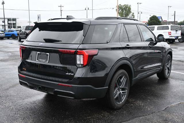Certified 2025 Ford Explorer ST-Line w/ ST-Line Street Pack AWD/4WD image 9