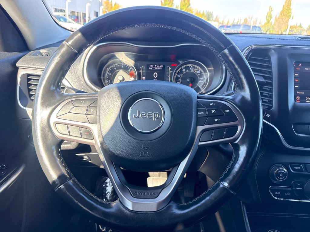 Used 2020 Jeep Cherokee Latitude Plus w/ Cold Weather Group AWD/4WD image 11